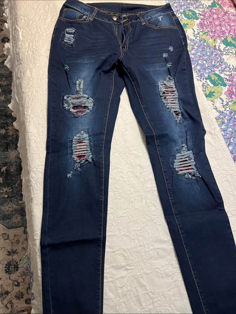 Women’s Dark Blue Skinny Jeans with Red Underlay and Distressed Detail